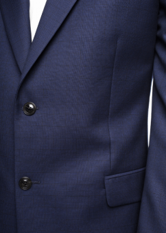 מקטורן אלגנטי בצבע כחול כהה מבית המותג Versace